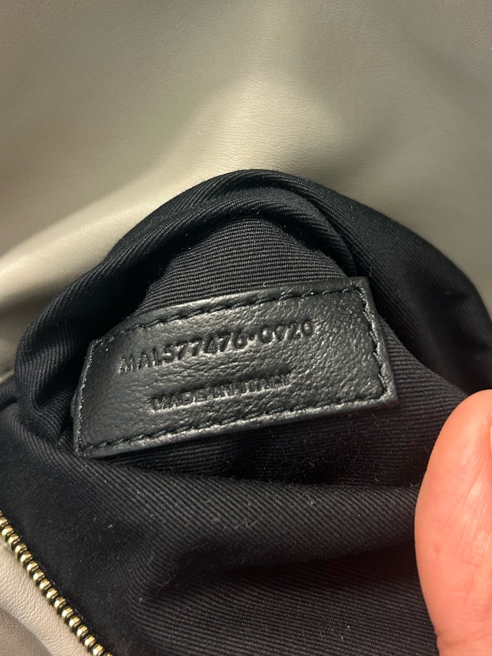 Saint Laurent - Lambskin Quilted Small Loulou Puffer Monogram Chain - Crema Soft - Picture 3 of 14